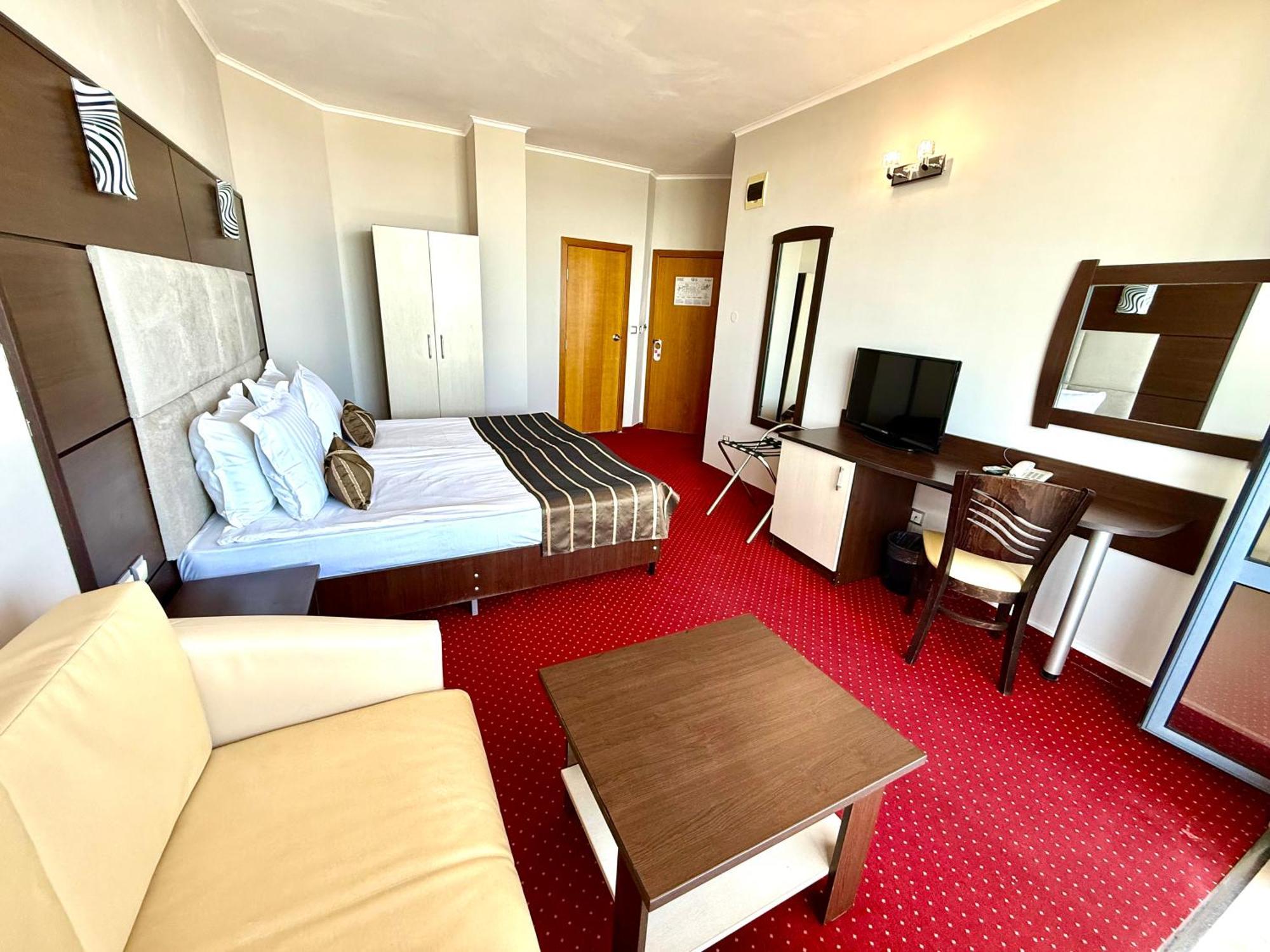 Hotel Rеgina Golden Sands Bagian luar foto