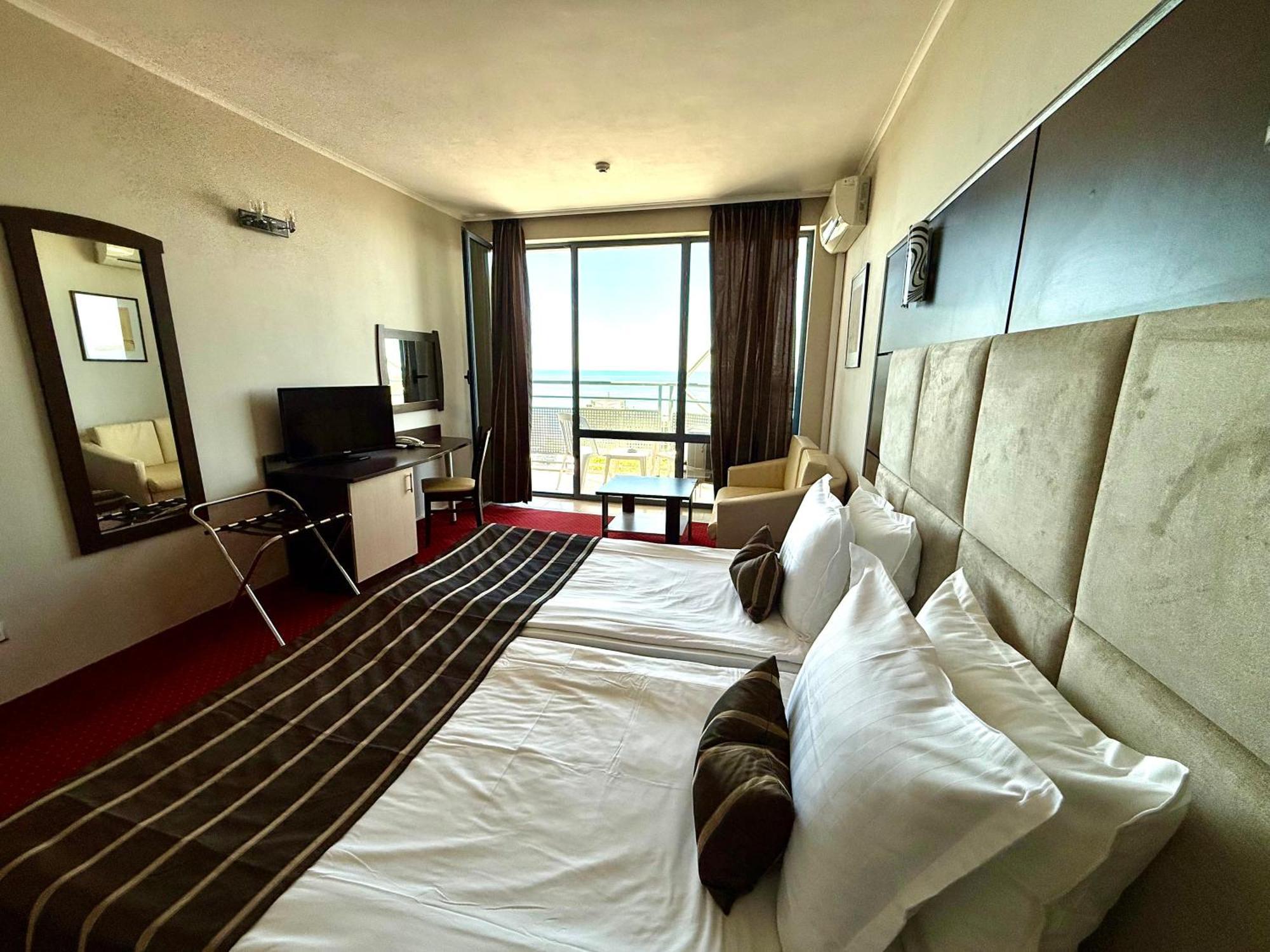 Hotel Rеgina Golden Sands Bagian luar foto