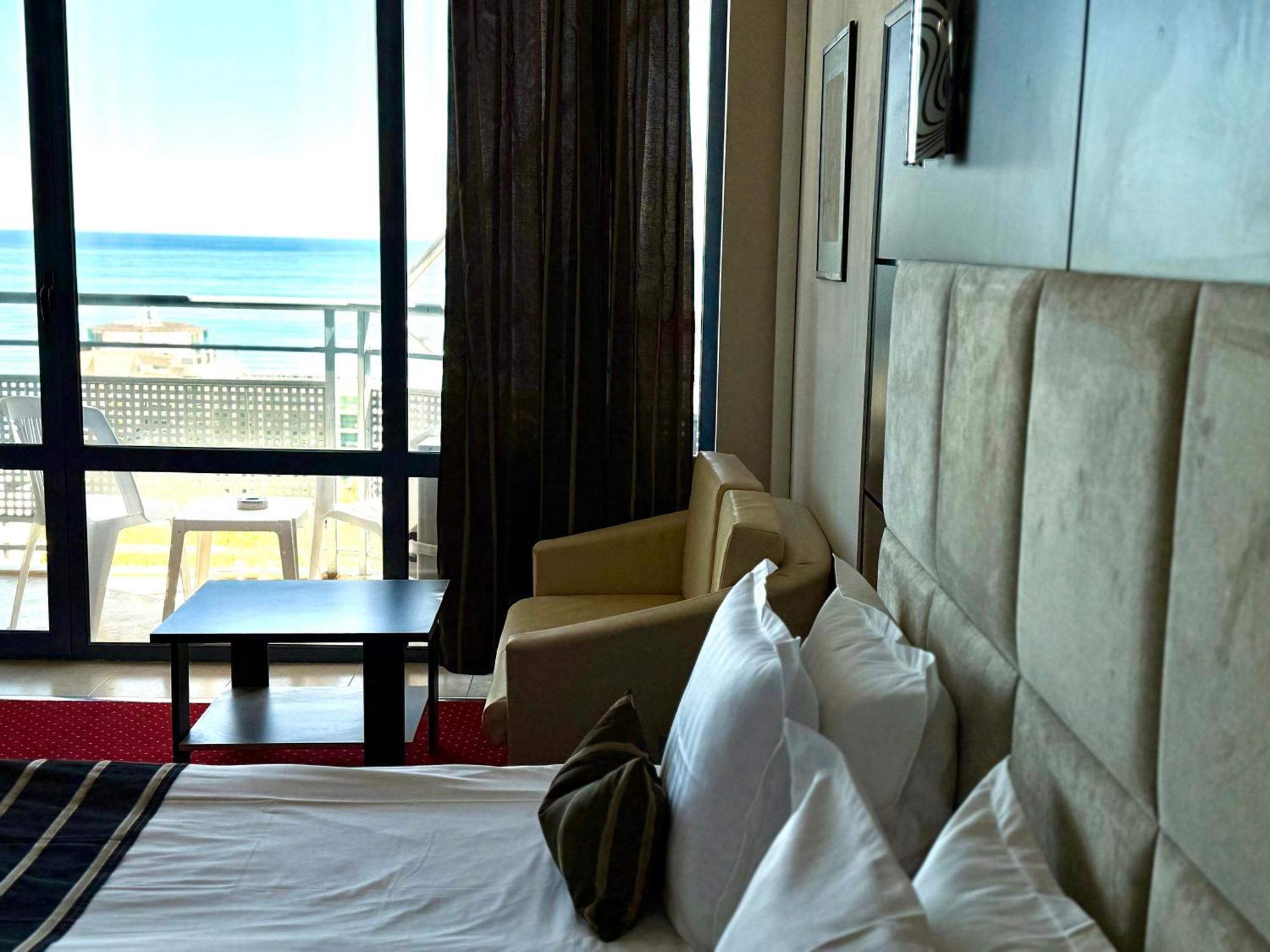 Hotel Rеgina Golden Sands Bagian luar foto