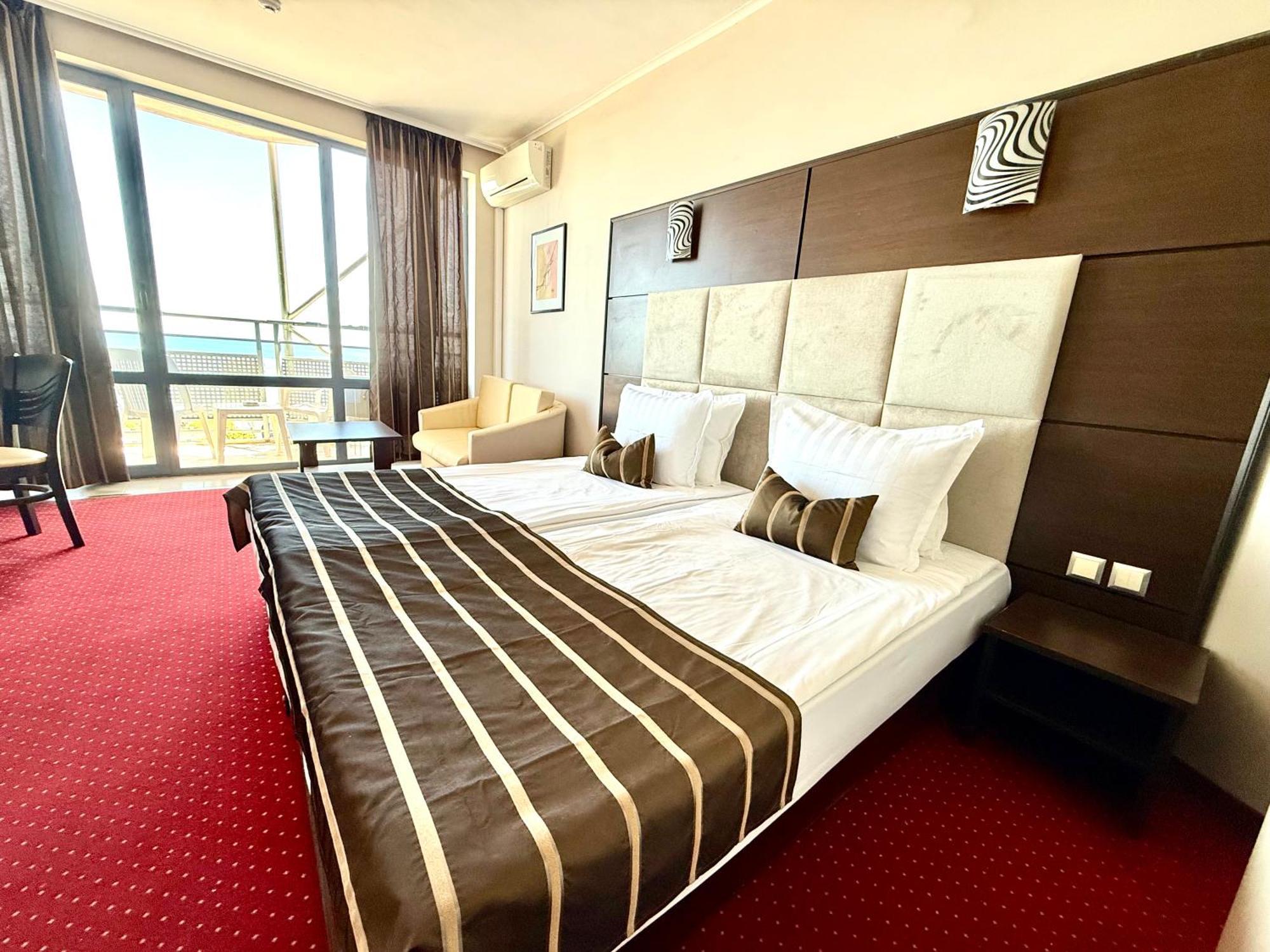 Hotel Rеgina Golden Sands Bagian luar foto