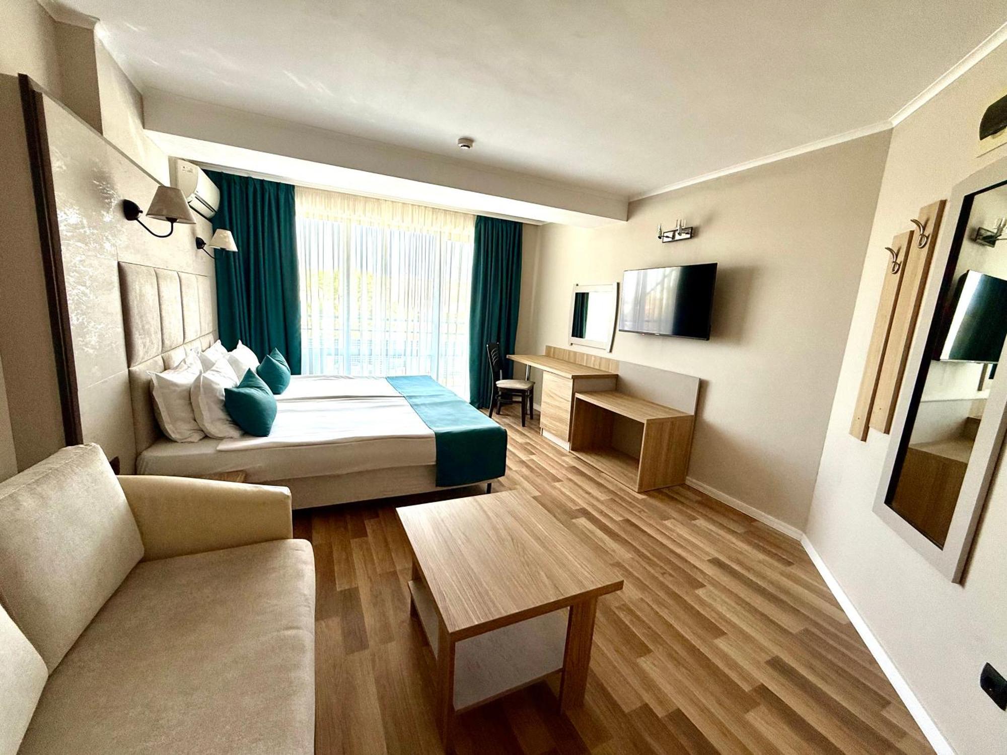 Hotel Rеgina Golden Sands Bagian luar foto