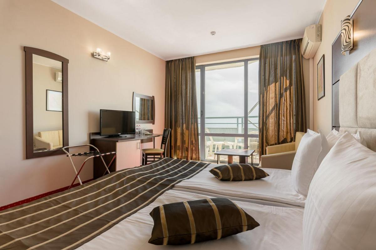 Hotel Rеgina Golden Sands Bagian luar foto