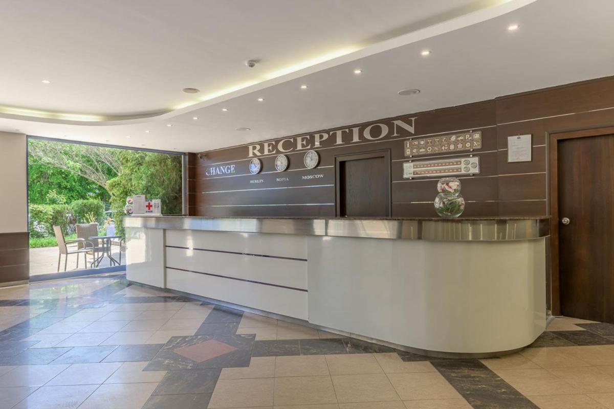Hotel Rеgina Golden Sands Bagian luar foto