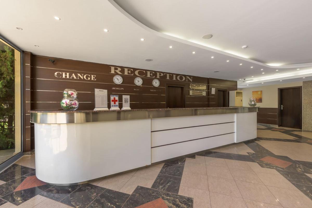 Hotel Rеgina Golden Sands Bagian luar foto