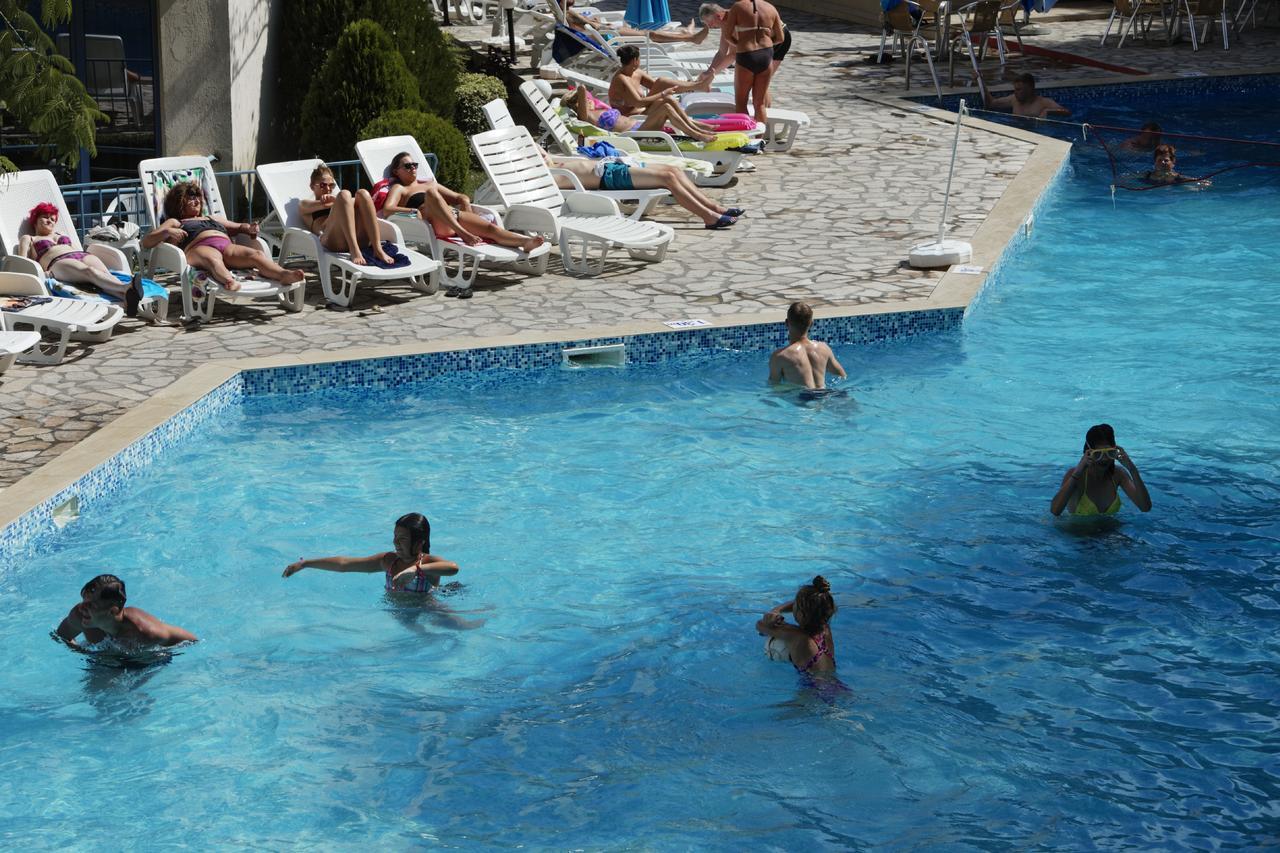 Hotel Rеgina Golden Sands Bagian luar foto