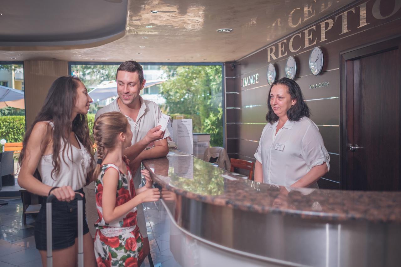 Hotel Rеgina Golden Sands Bagian luar foto